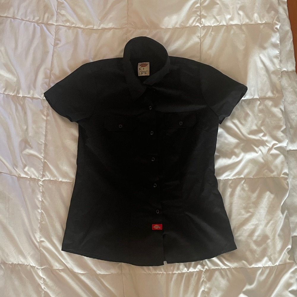 SOLD



Dickies Black Short Sleeve Button Shirt